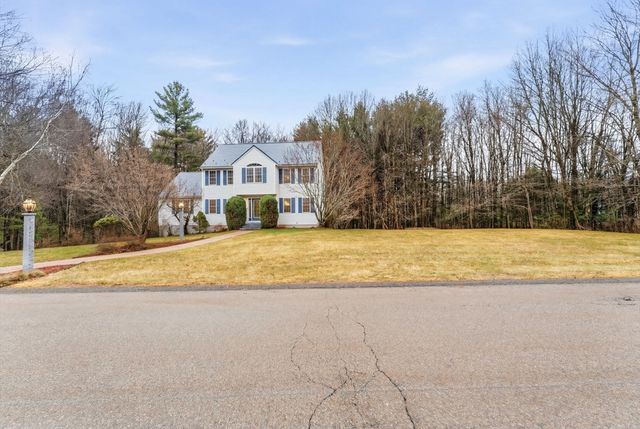 25 Stanphyl Rd, Uxbridge, MA 01569