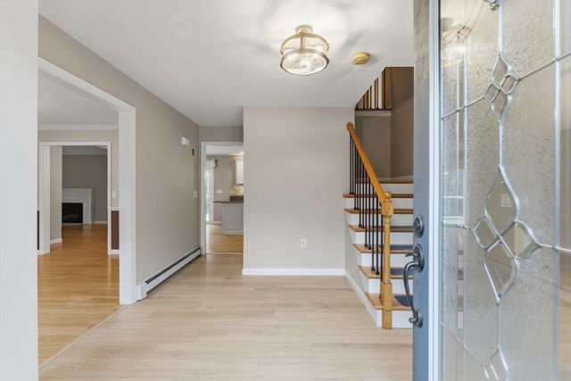 25 Stanphyl Rd, Uxbridge, MA 01569