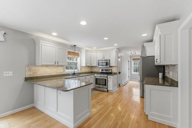 25 Stanphyl Rd, Uxbridge, MA 01569