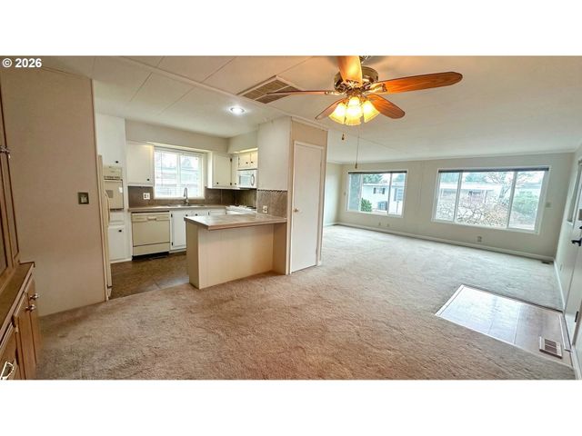 2681 Se RIVER Rd #29, Hillsboro, OR 97123