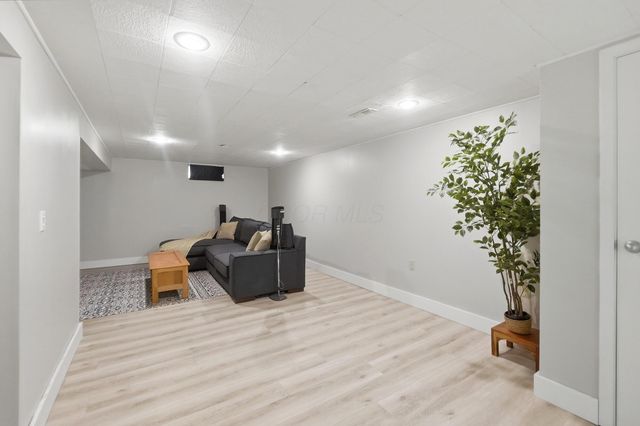 525 Saulsbury Court, Columbus, OH 43230