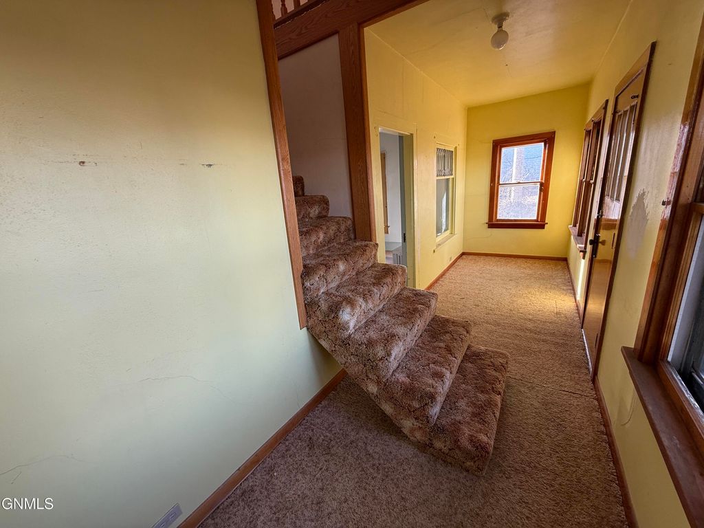 207 Dakota Street N, Elgin, ND 58533 photo 3