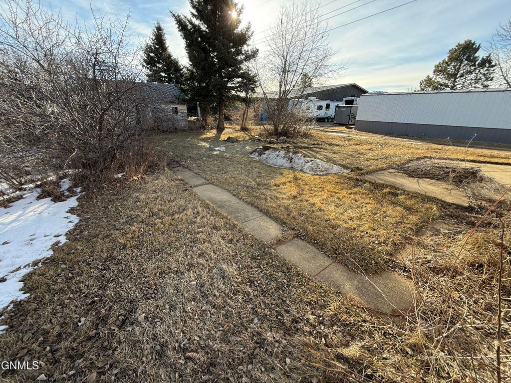 207 Dakota Street N, Elgin, ND 58533 photo 31