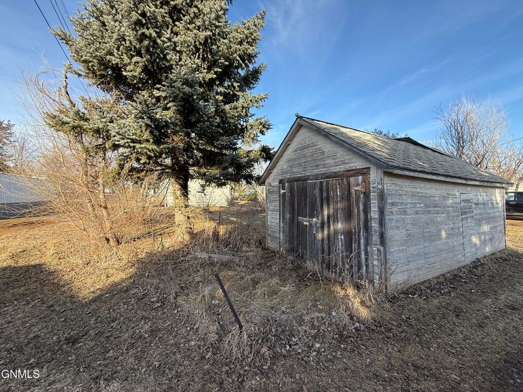 207 Dakota Street N, Elgin, ND 58533 photo 32