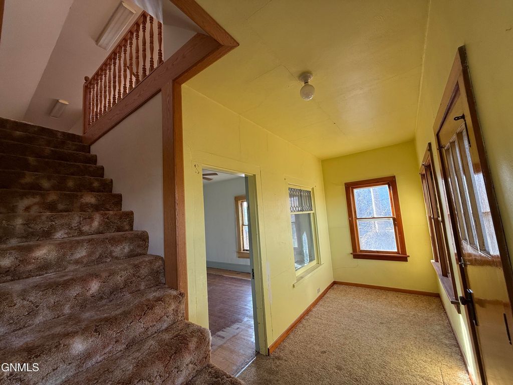 207 Dakota Street N, Elgin, ND 58533 photo 4