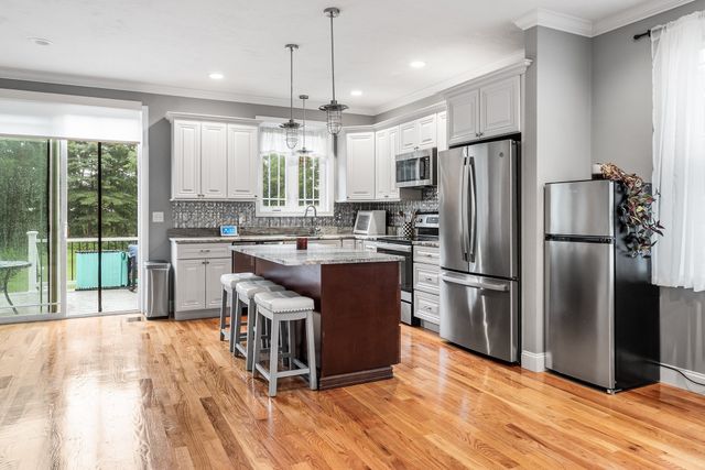 10 Stone St 1, Auburn, MA 01527