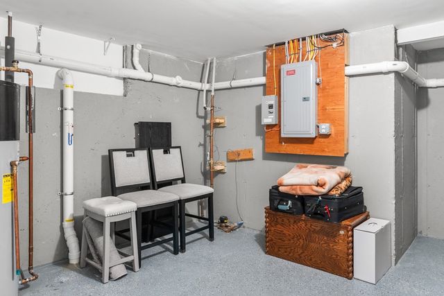 10 Stone St 1, Auburn, MA 01527