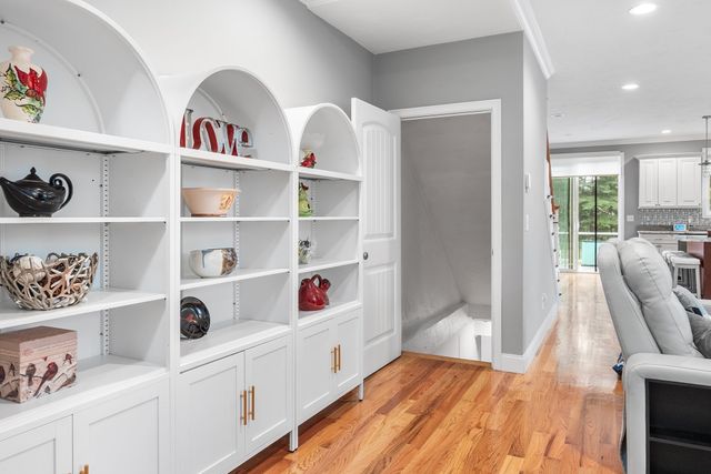 10 Stone St 1, Auburn, MA 01527