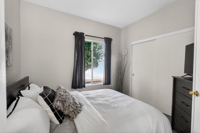 5347 Coral Creek Way, Elk Grove, CA 95758