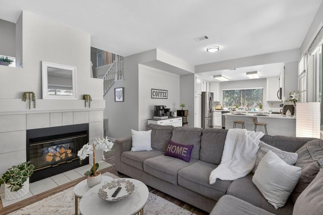 5347 Coral Creek Way, Elk Grove, CA 95758