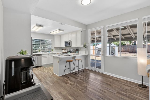 5347 Coral Creek Way, Elk Grove, CA 95758