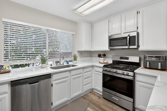 5347 Coral Creek Way, Elk Grove, CA 95758