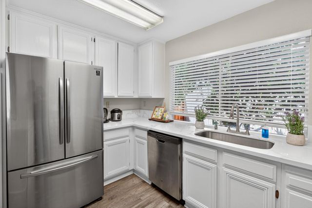 5347 Coral Creek Way, Elk Grove, CA 95758