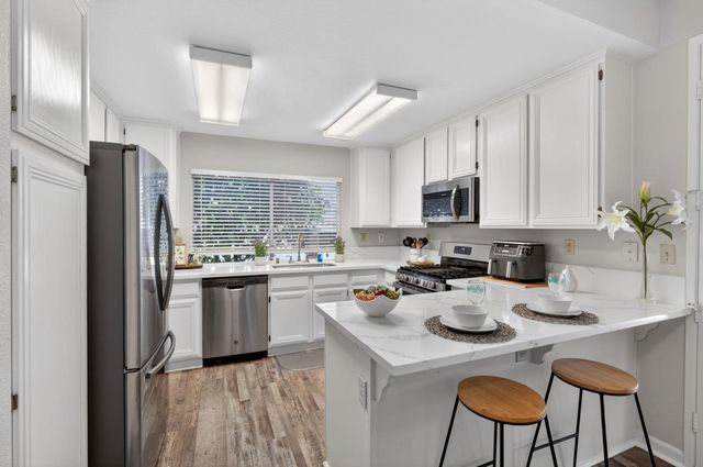 5347 Coral Creek Way, Elk Grove, CA 95758