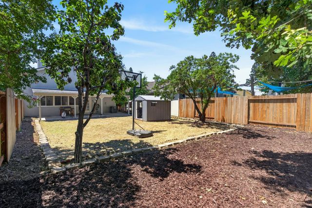 5347 Coral Creek Way, Elk Grove, CA 95758