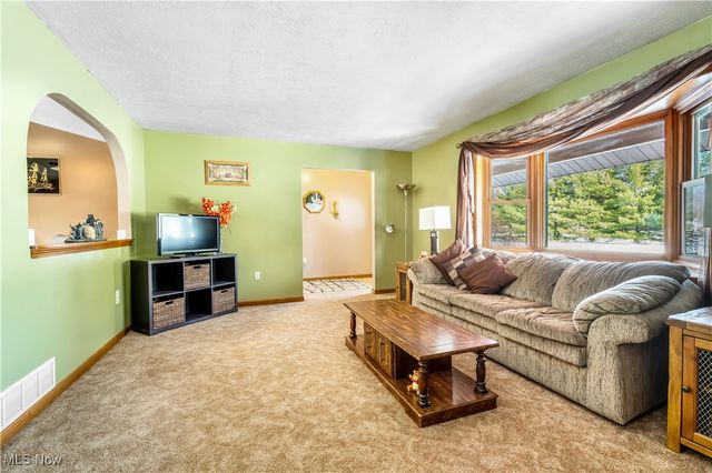 1037 Atkins Road, Geneva, OH 44041