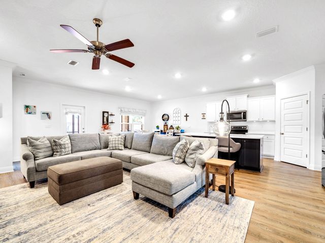 216 Beaver Trail Drive, Freeport, FL 32439