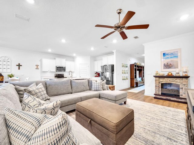 216 Beaver Trail Drive, Freeport, FL 32439