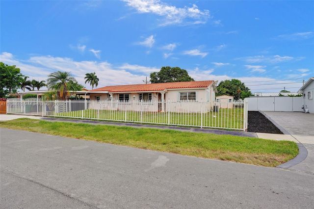 2831 NW 212th St, Miami Gardens, FL 33056
