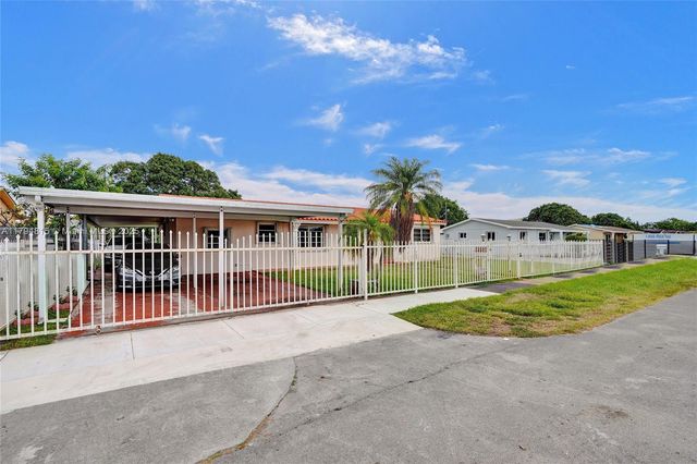 2831 NW 212th St, Miami Gardens, FL 33056