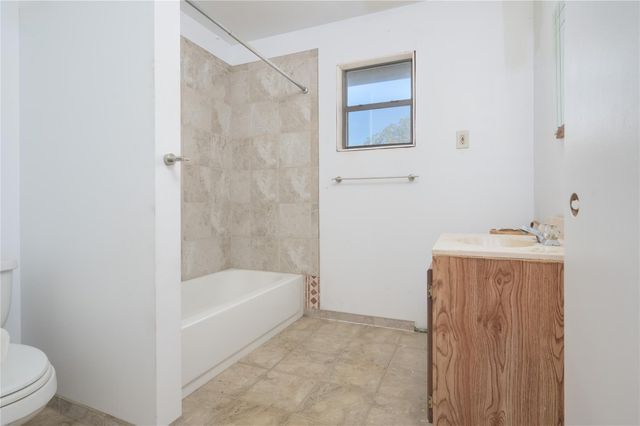 368 Lytton LN, Dale, TX 78616