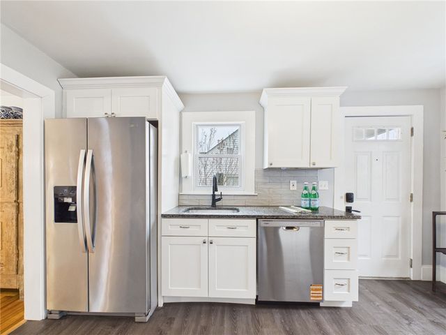 28 Myrtle Avenue, Warwick, RI 02886