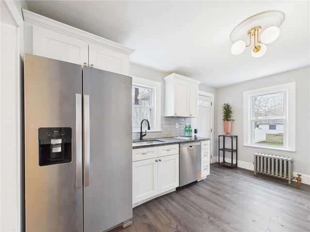 28 Myrtle Avenue, Warwick, RI 02886