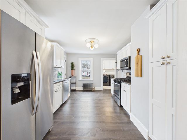 28 Myrtle Avenue, Warwick, RI 02886