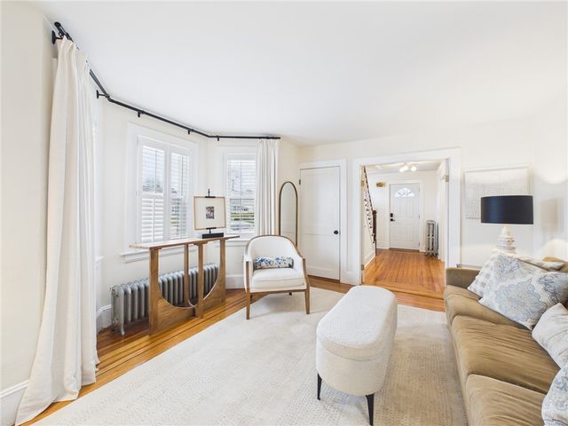 28 Myrtle Avenue, Warwick, RI 02886