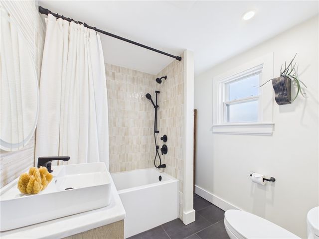 28 Myrtle Avenue, Warwick, RI 02886