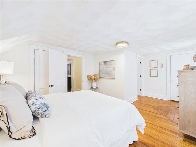 28 Myrtle Avenue, Warwick, RI 02886