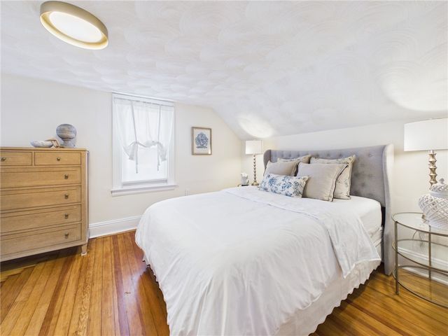 28 Myrtle Avenue, Warwick, RI 02886