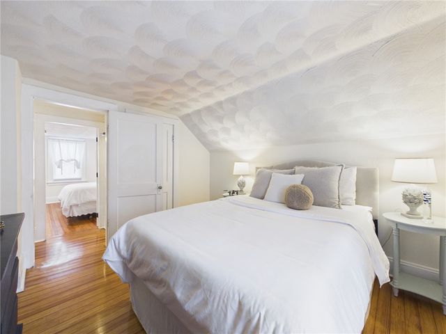 28 Myrtle Avenue, Warwick, RI 02886