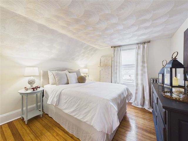 28 Myrtle Avenue, Warwick, RI 02886