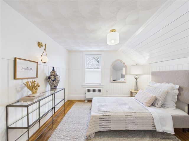 28 Myrtle Avenue, Warwick, RI 02886