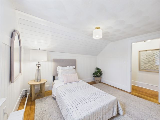 28 Myrtle Avenue, Warwick, RI 02886