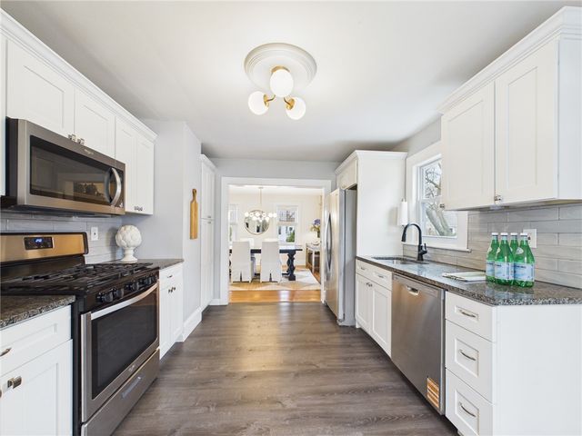 28 Myrtle Avenue, Warwick, RI 02886