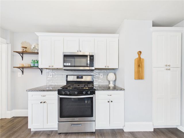 28 Myrtle Avenue, Warwick, RI 02886