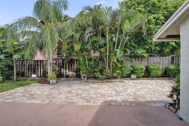 5451 Chicory Ln, Lake Worth, FL 33463