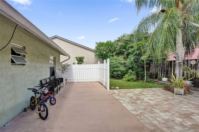 5451 Chicory Ln, Lake Worth, FL 33463