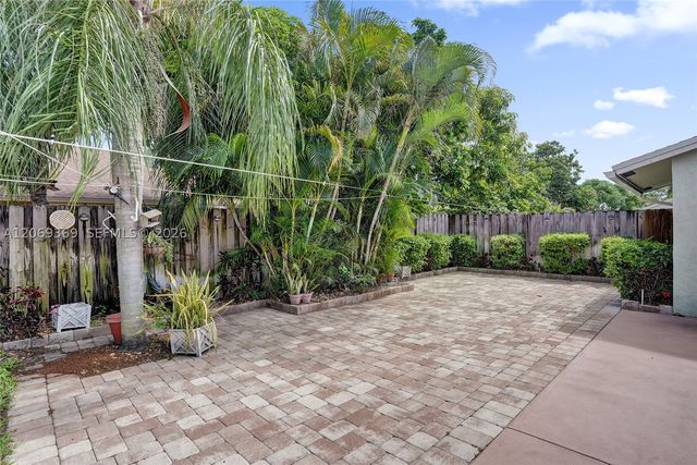 5451 Chicory Ln, Lake Worth, FL 33463