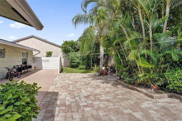 5451 Chicory Ln, Lake Worth, FL 33463