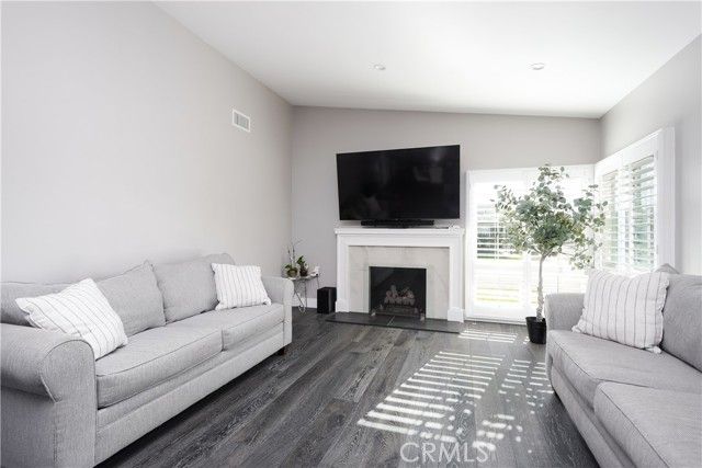 17523 S Catalina Avenue, Gardena, CA 90248