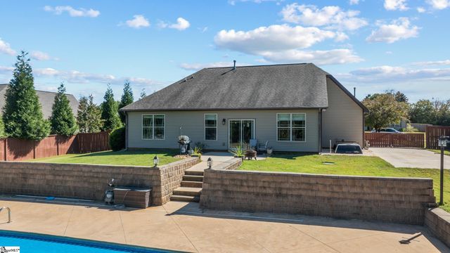 38 Rising Meadow Lane, Taylors, SC 29687