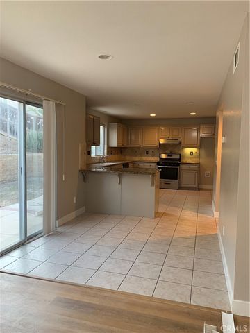 120 Buckthorn Way, Corona, CA 92881