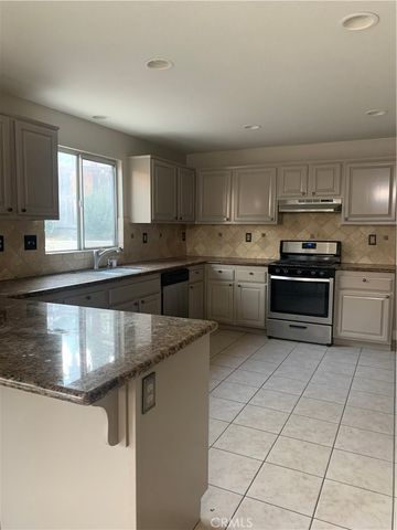 120 Buckthorn Way, Corona, CA 92881