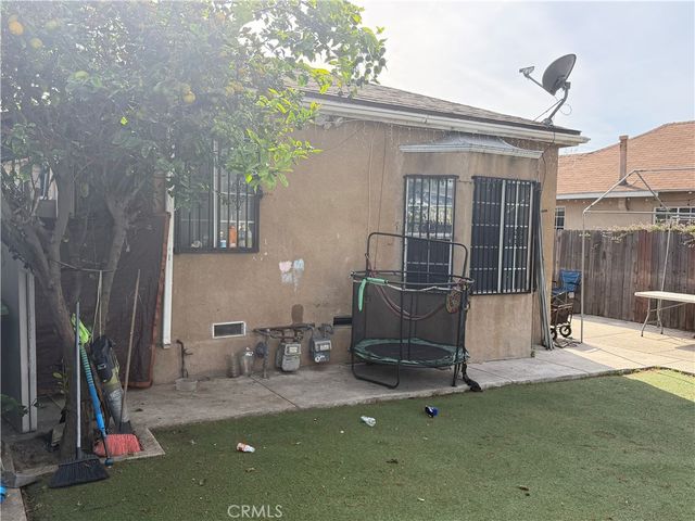 1462 E 57th, Los Angeles, CA 90011