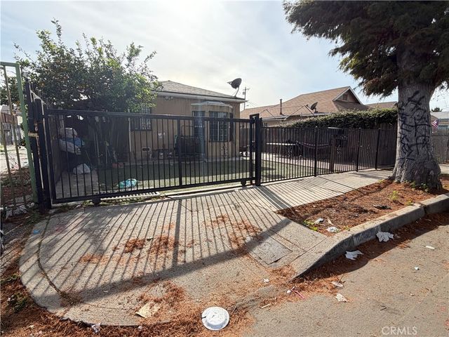 1462 E 57th, Los Angeles, CA 90011