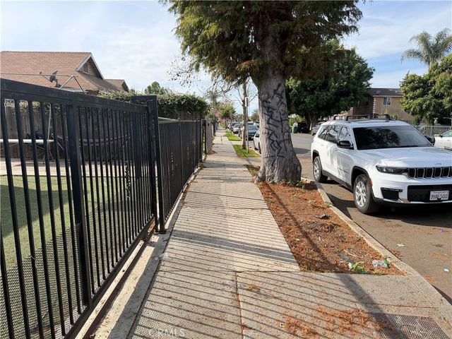 1462 E 57th, Los Angeles, CA 90011