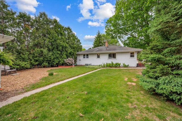 7210 W Morgan AVENUE, Milwaukee, WI 53220